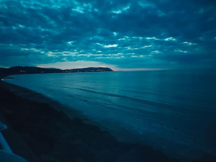 Blue Anchor House - Seaview, Hot Tub Apartments Екстер'єр фото