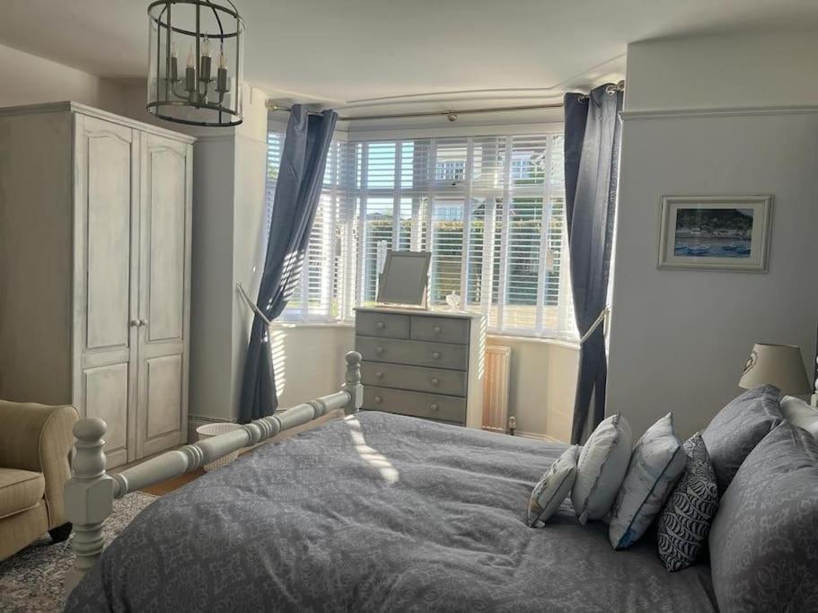 Blue Anchor House - Seaview, Hot Tub Apartments Екстер'єр фото