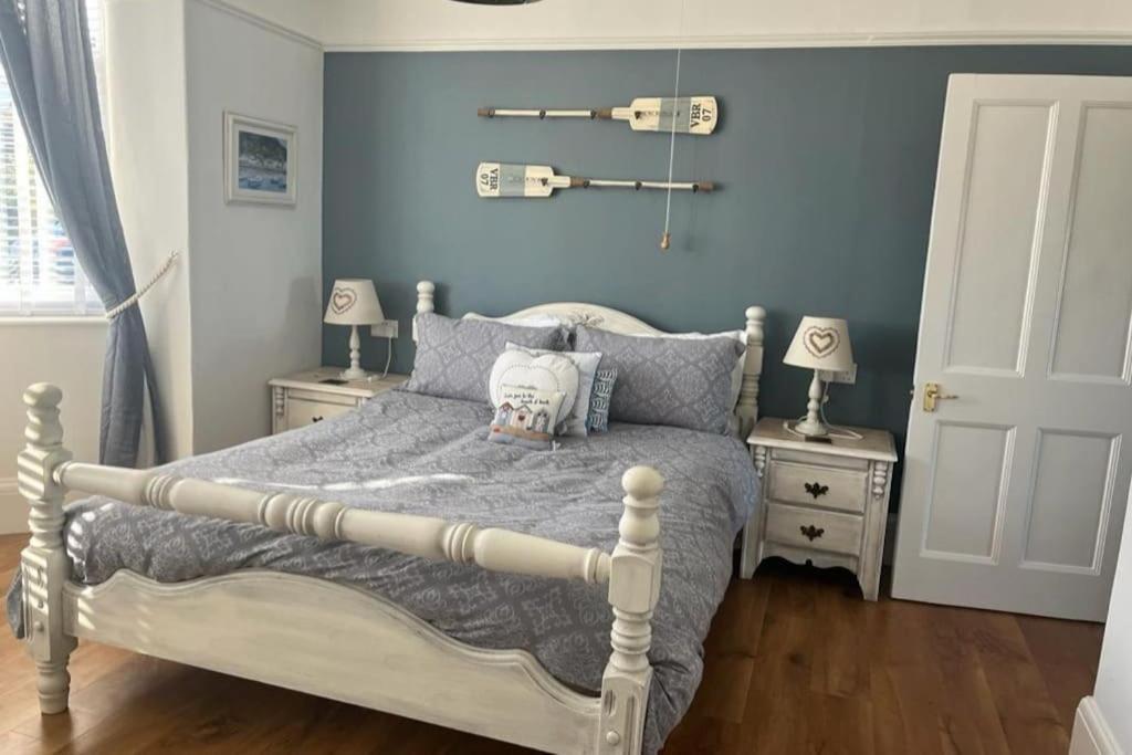 Blue Anchor House - Seaview, Hot Tub Apartments Екстер'єр фото