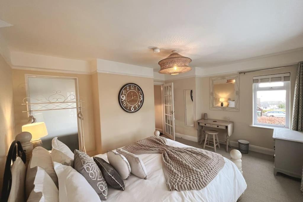 Blue Anchor House - Seaview, Hot Tub Apartments Екстер'єр фото