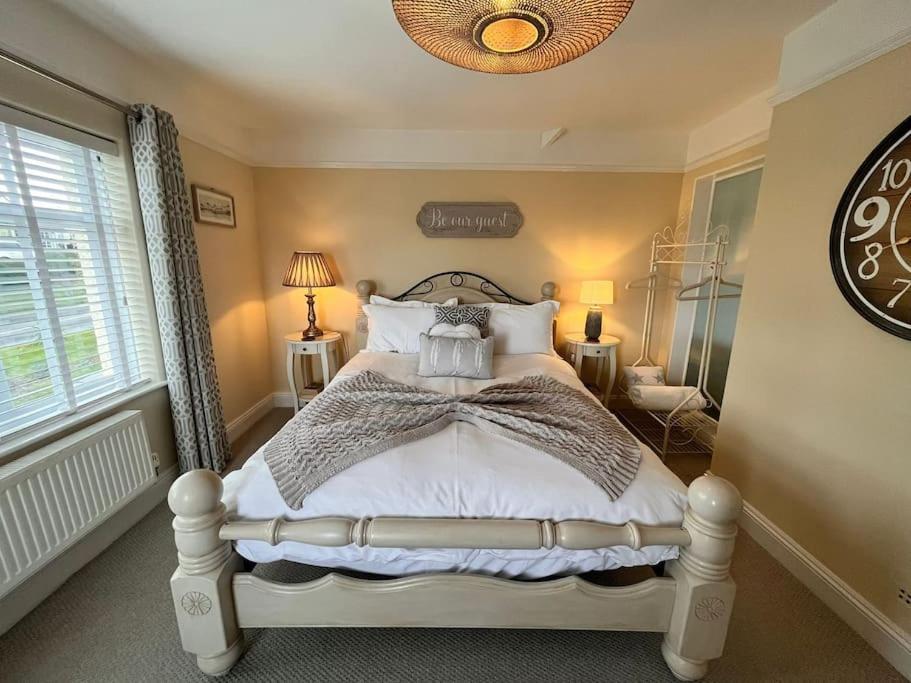 Blue Anchor House - Seaview, Hot Tub Apartments Екстер'єр фото