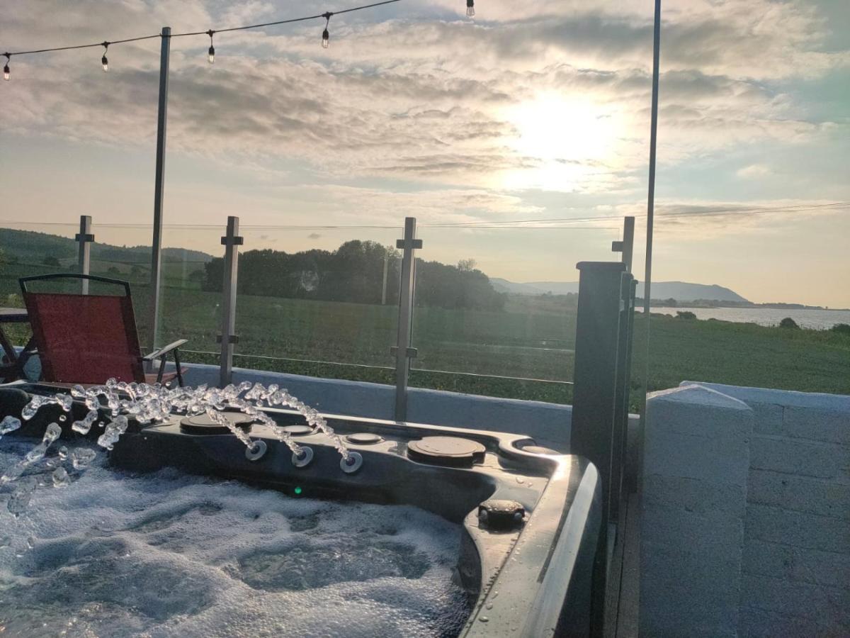 Blue Anchor House - Seaview, Hot Tub Apartments Екстер'єр фото